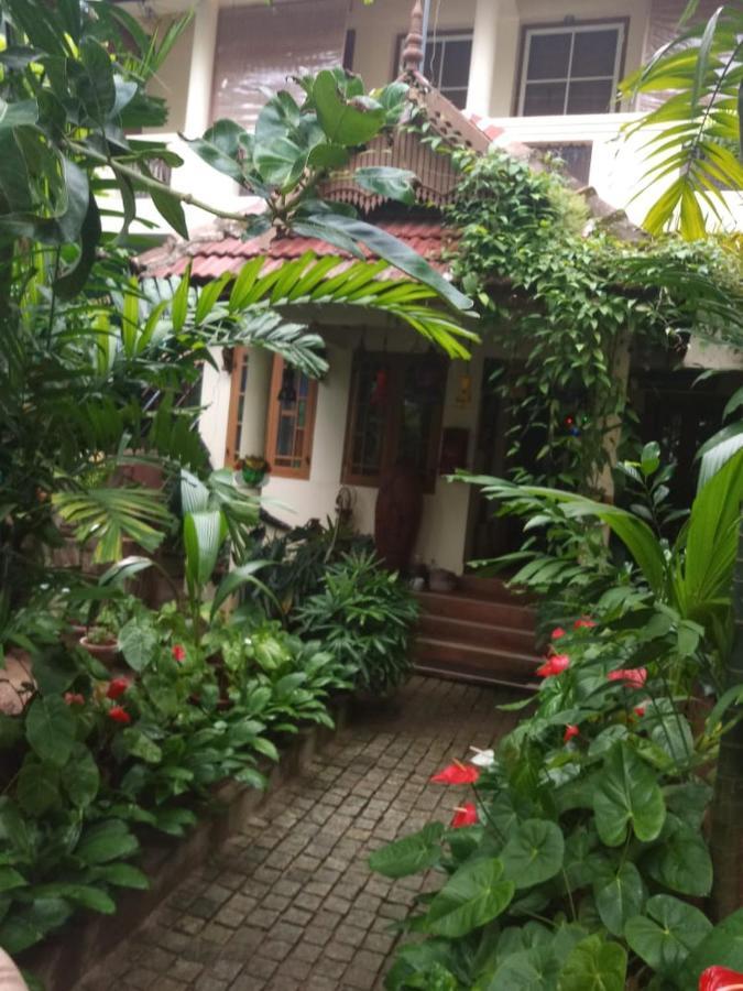 Heavenly Homestay Kochi Exteriör bild